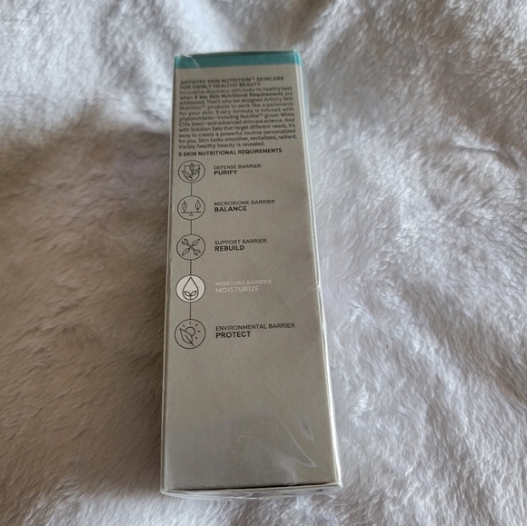 Amway Artistry Skin Nutrition renewing milky emulsion - Picture 3 of 6
